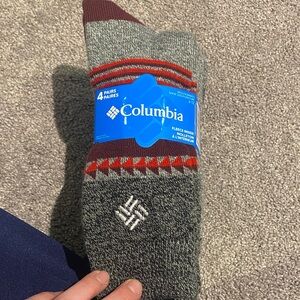 Columbia Men's Gray and Red Socks - 4 Pairs new fleece lined size 6-12